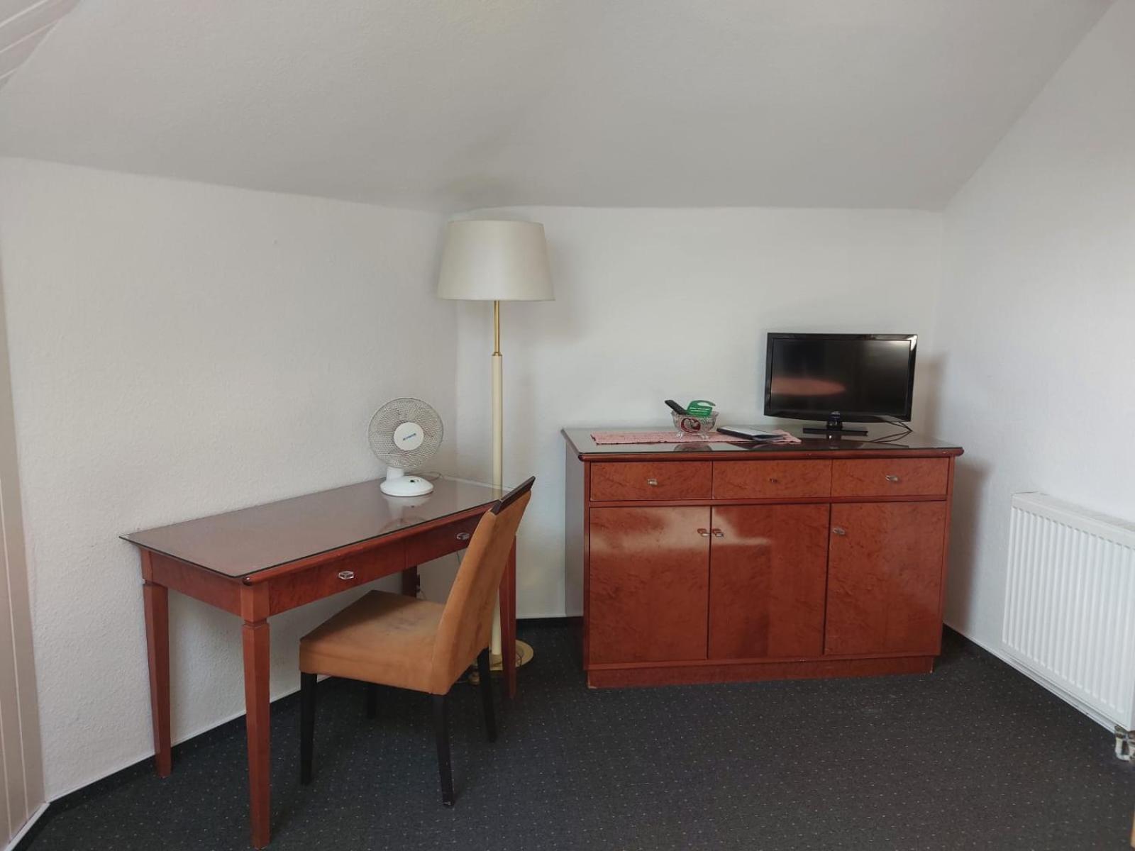 Gaestezimmer Gasthof Becker Hotel Wulfrath Bagian luar foto