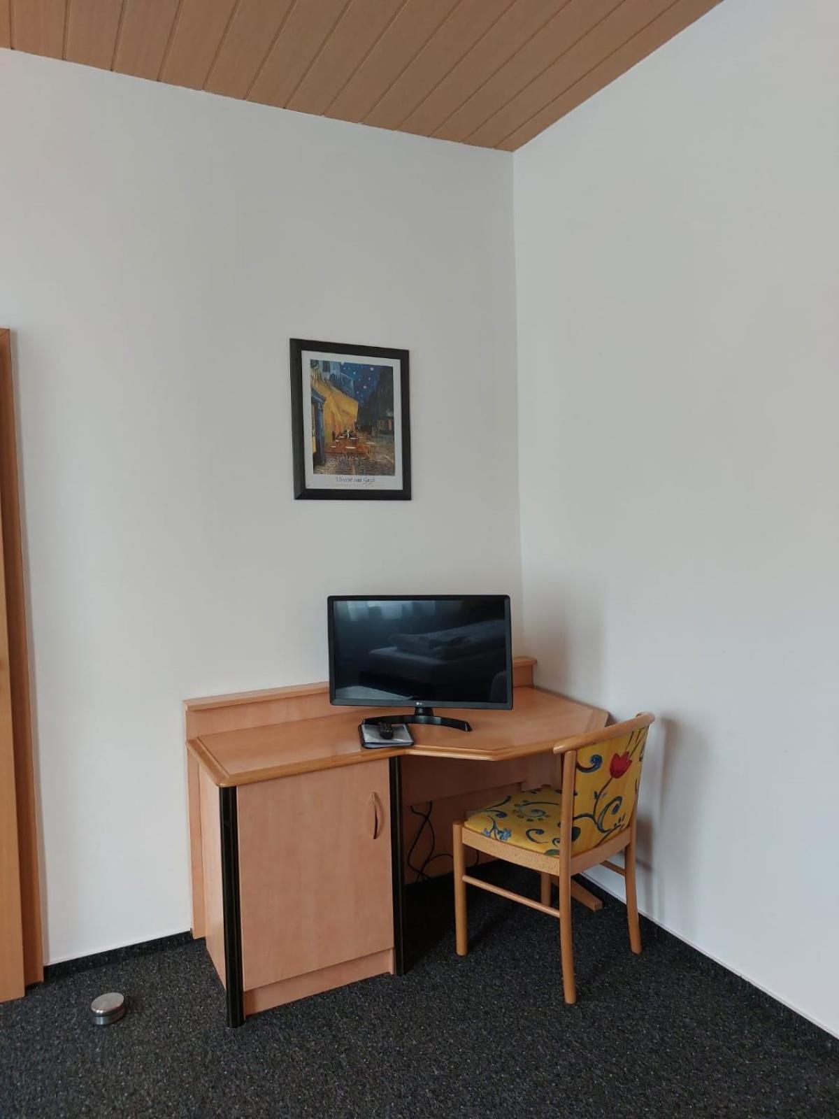 Gaestezimmer Gasthof Becker Hotel Wulfrath Bagian luar foto