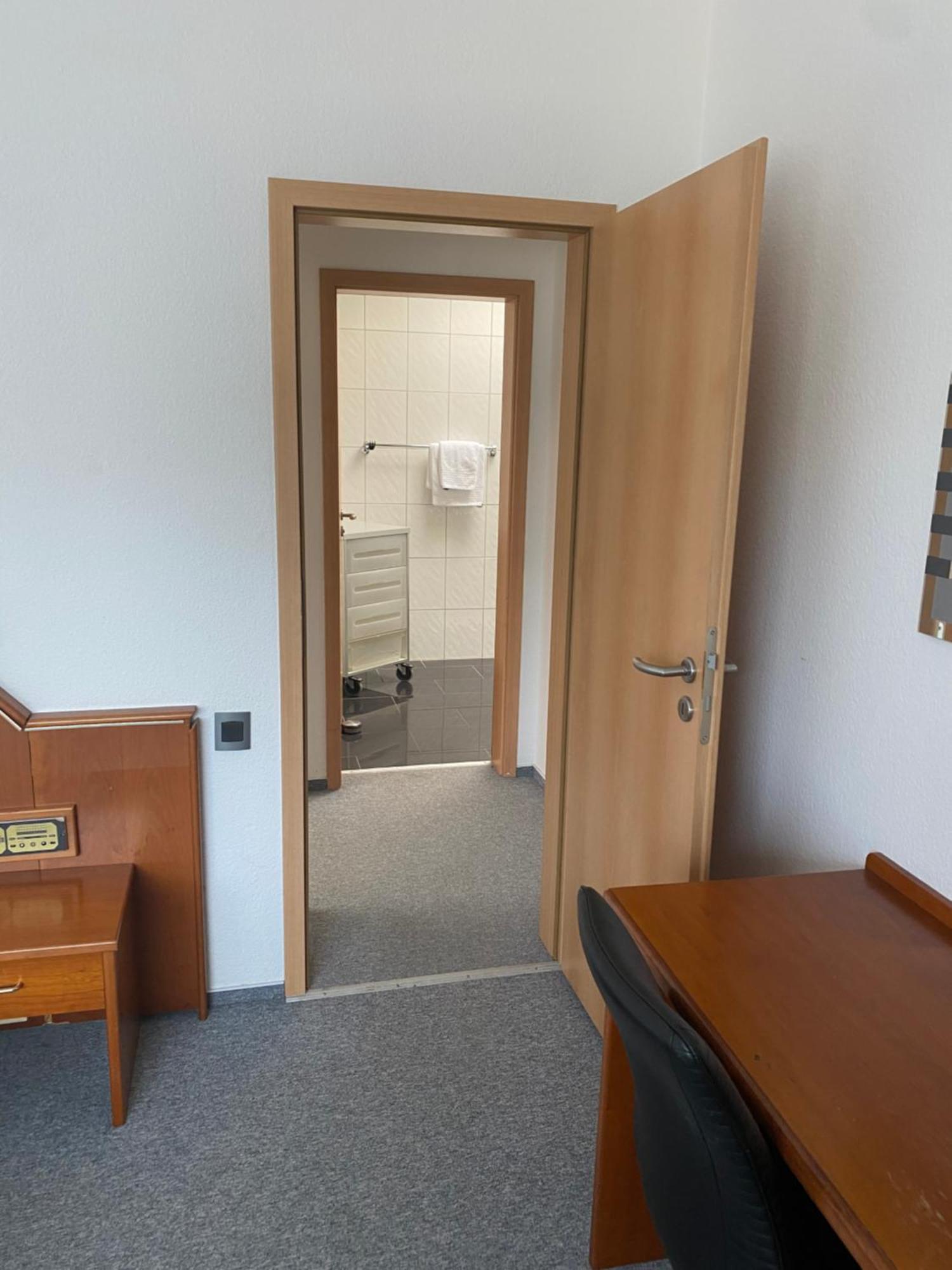 Gaestezimmer Gasthof Becker Hotel Wulfrath Bagian luar foto