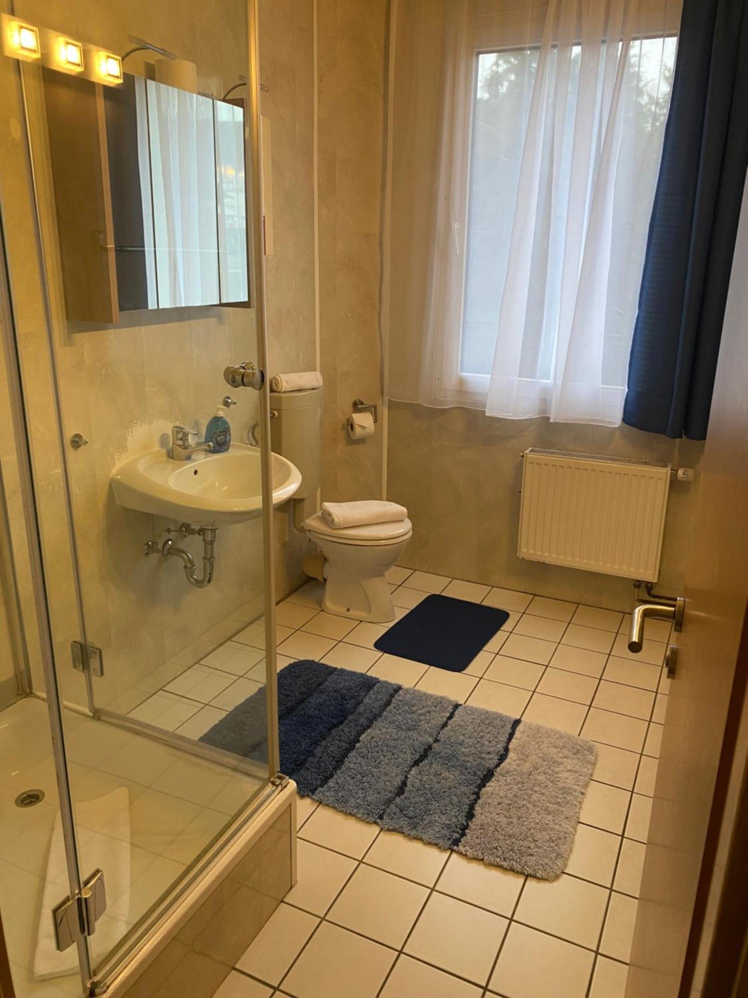 Gaestezimmer Gasthof Becker Hotel Wulfrath Bagian luar foto