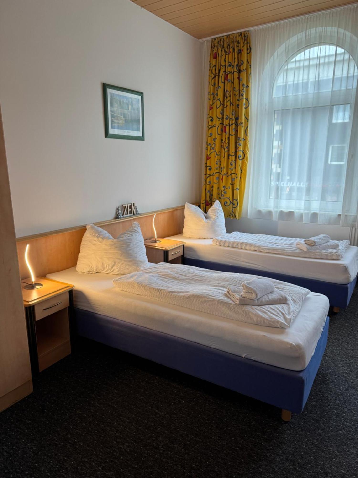 Gaestezimmer Gasthof Becker Hotel Wulfrath Bagian luar foto