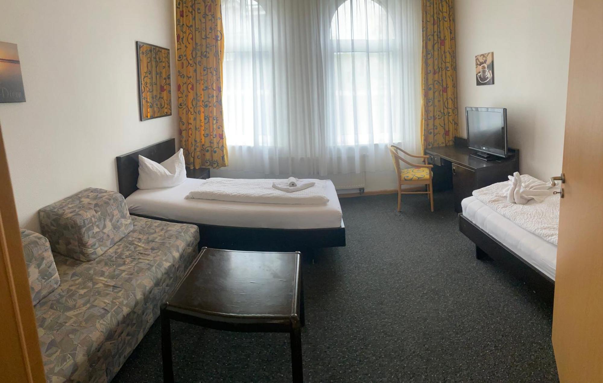 Gaestezimmer Gasthof Becker Hotel Wulfrath Bagian luar foto