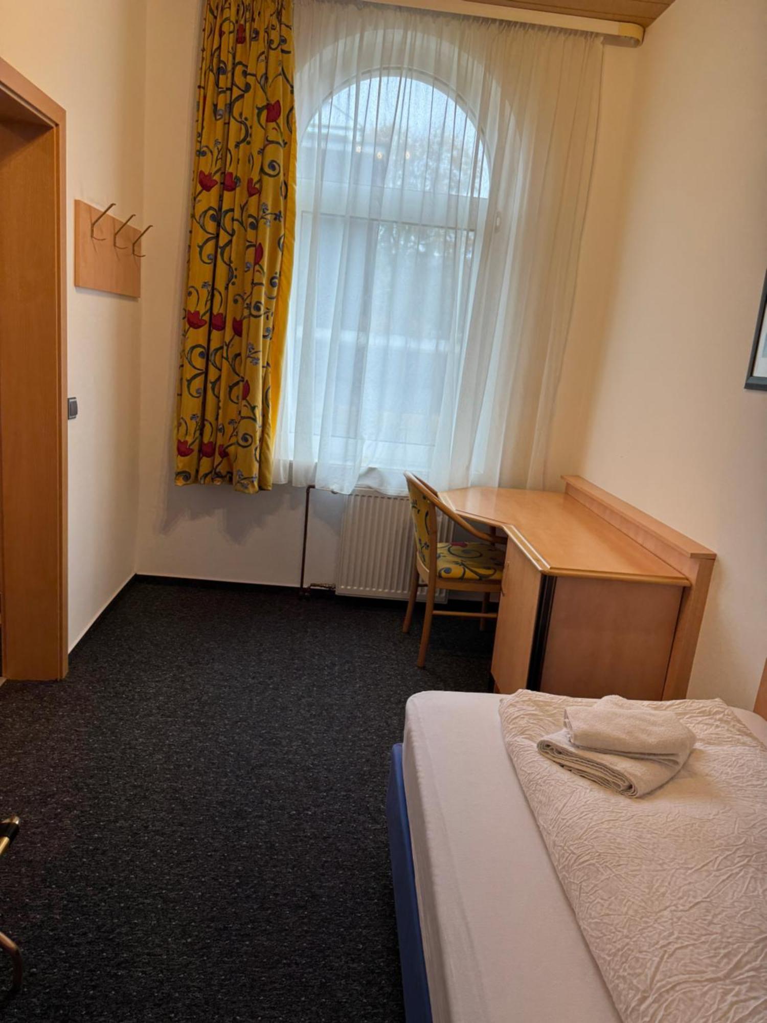 Gaestezimmer Gasthof Becker Hotel Wulfrath Bagian luar foto