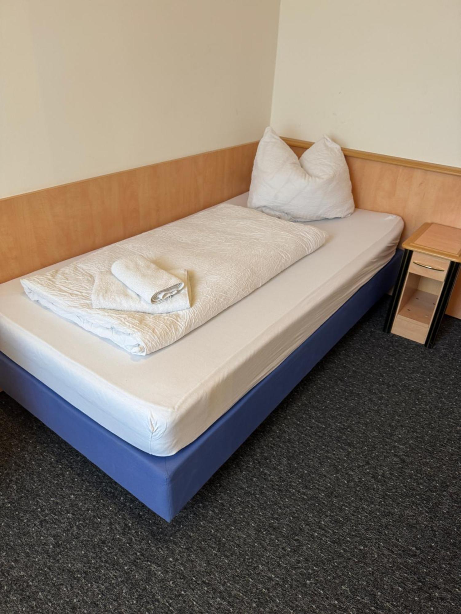 Gaestezimmer Gasthof Becker Hotel Wulfrath Bagian luar foto