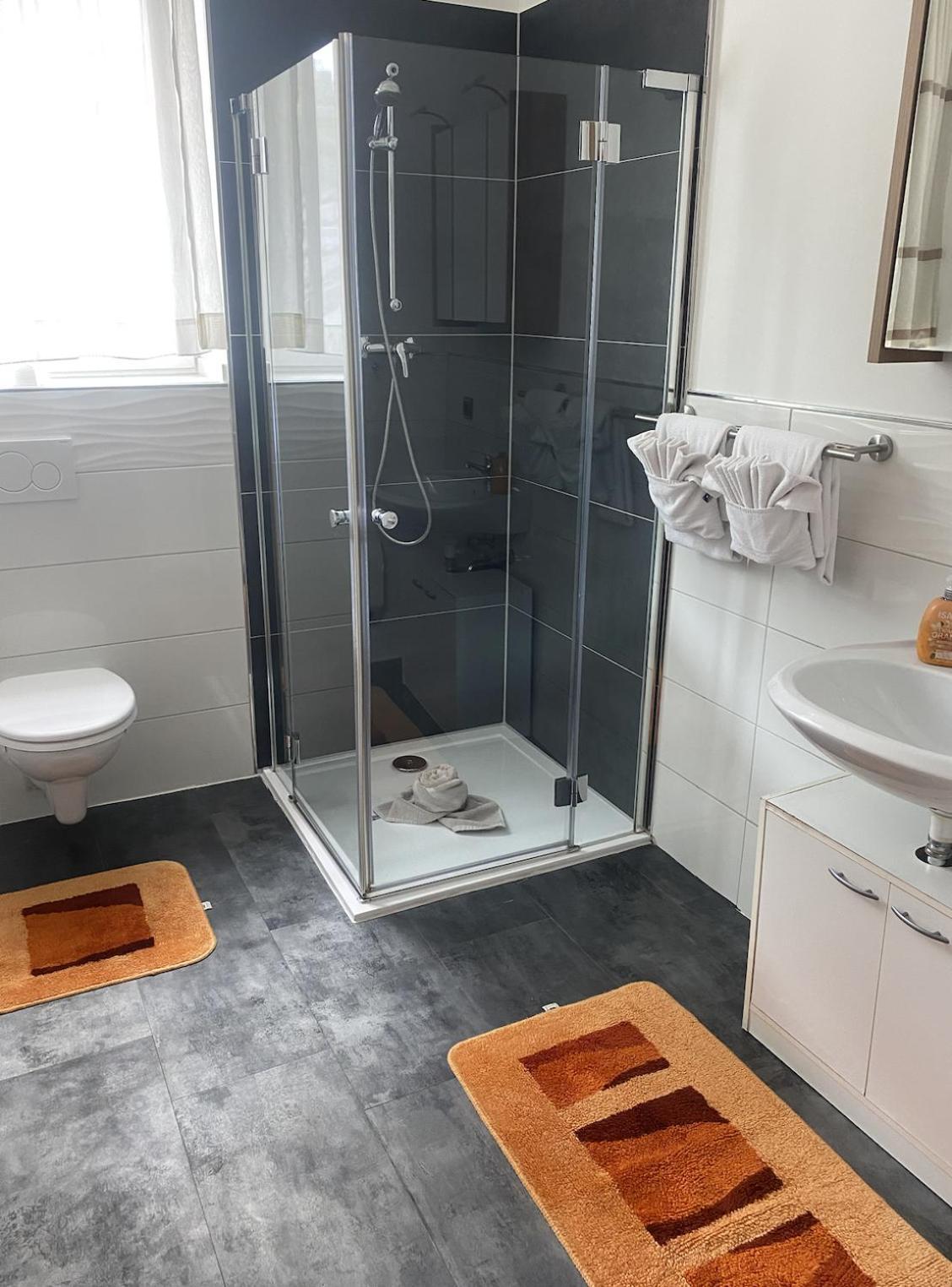 Gaestezimmer Gasthof Becker Hotel Wulfrath Bagian luar foto