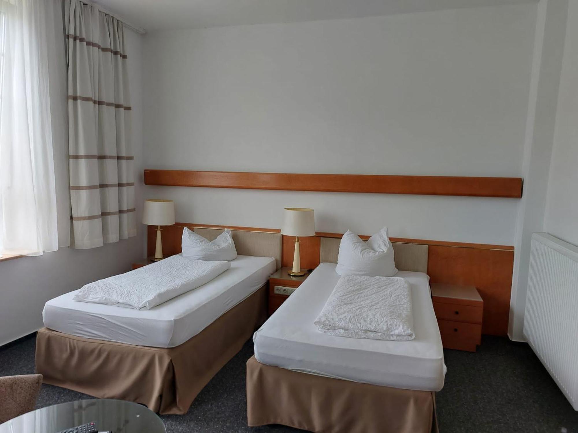 Gaestezimmer Gasthof Becker Hotel Wulfrath Bagian luar foto